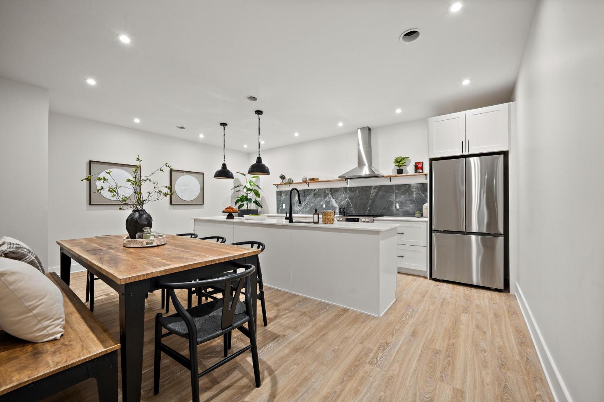 511 Place D'armes Luxury * Montreal