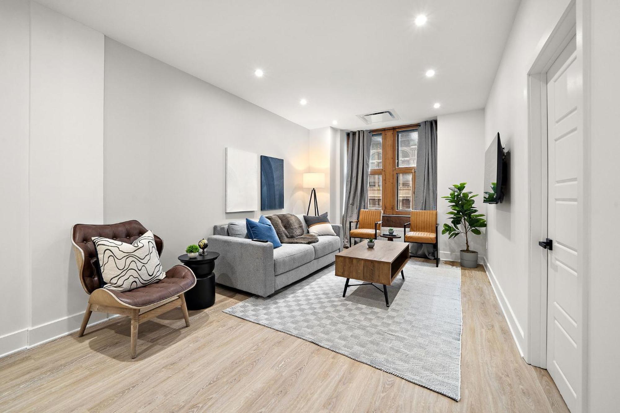 511 Place D'armes Luxury