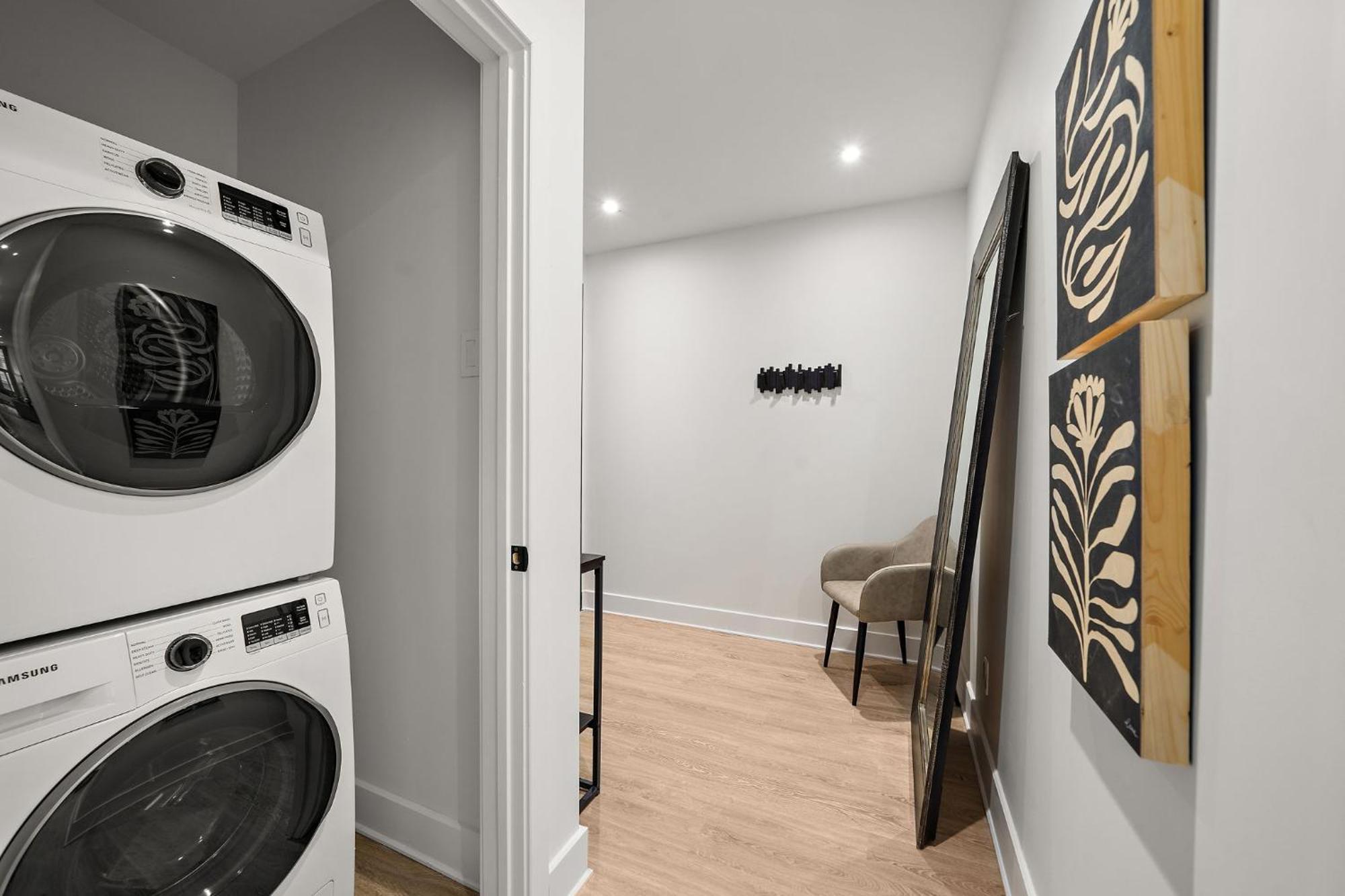 Apartment 511 Place D'armes Luxury *