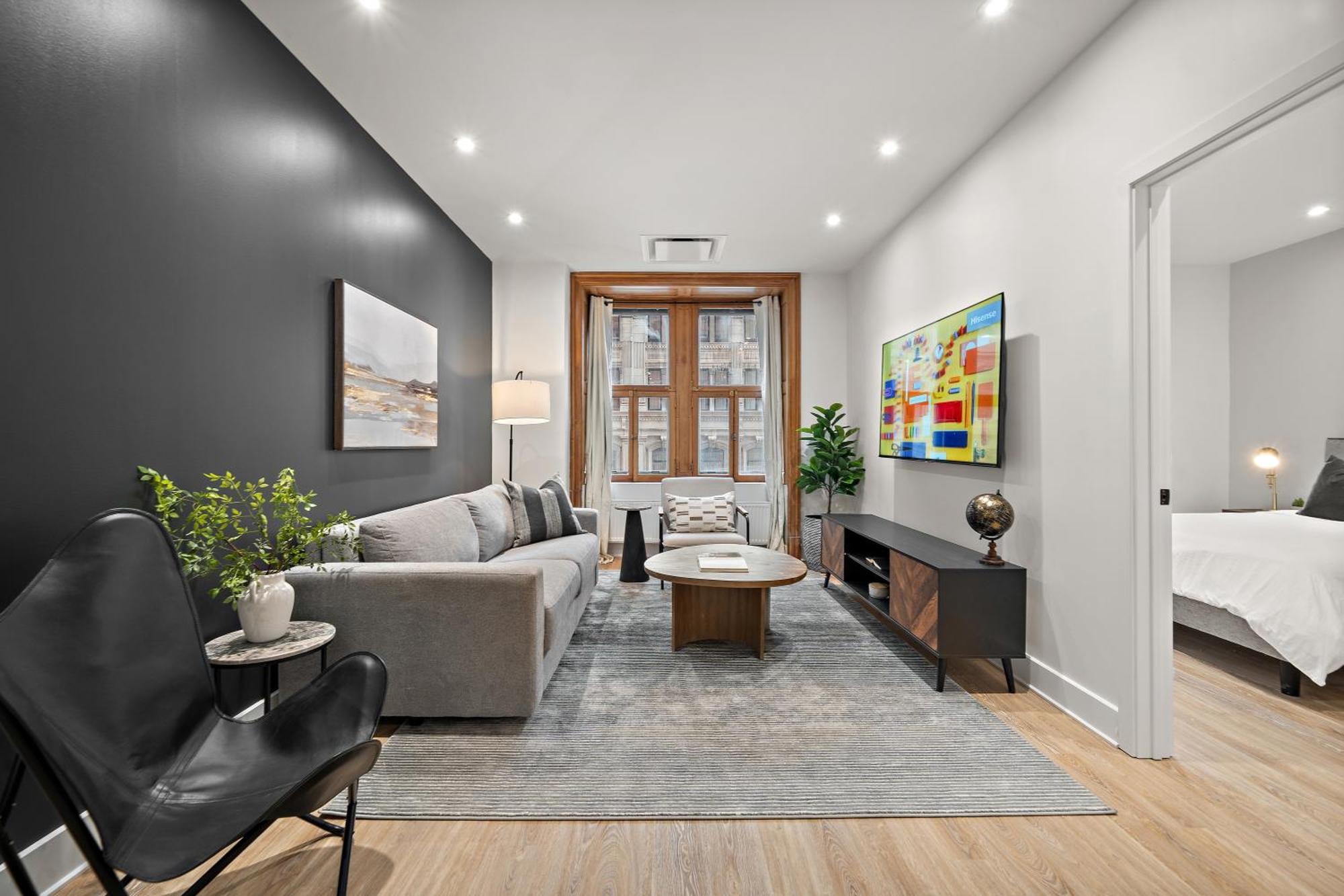 511 Place D'armes Luxury Apartment *