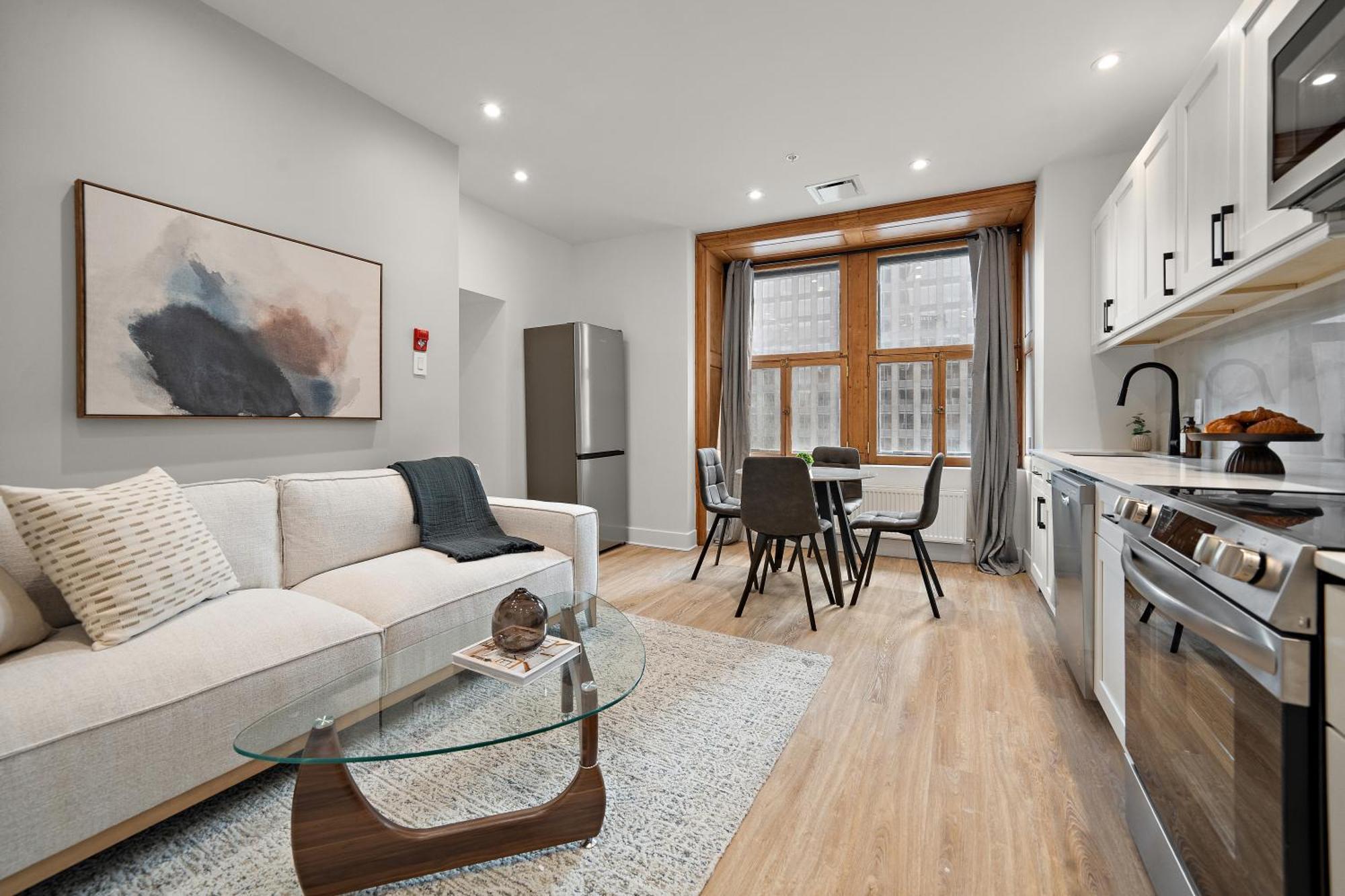Apartment 511 Place D'armes Luxury Montreal