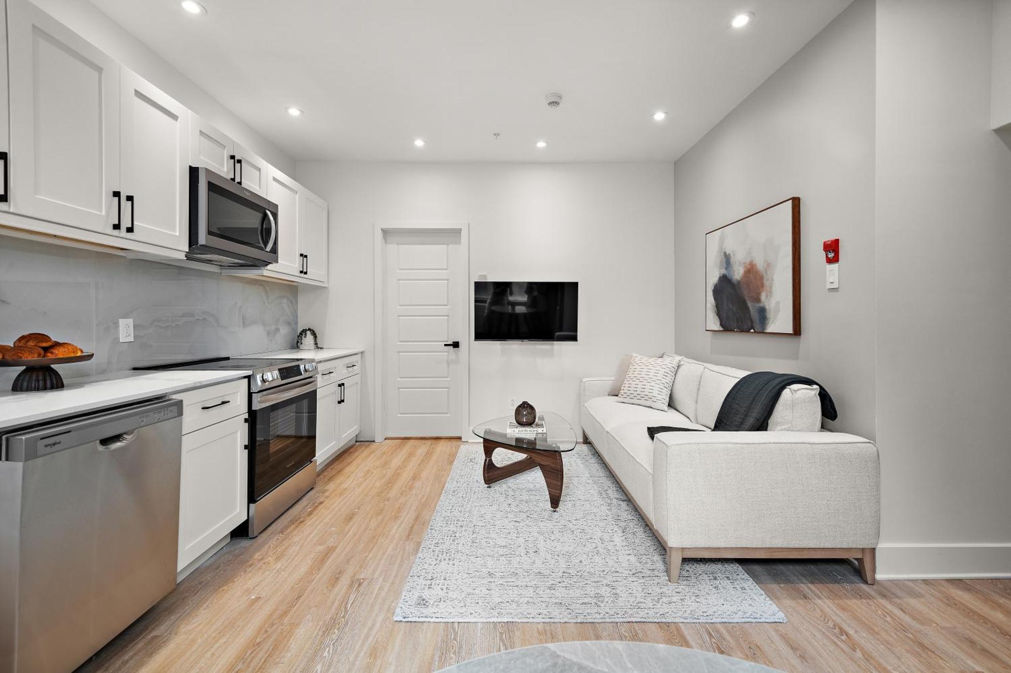 511 Place D'armes Luxury Apartment Montreal