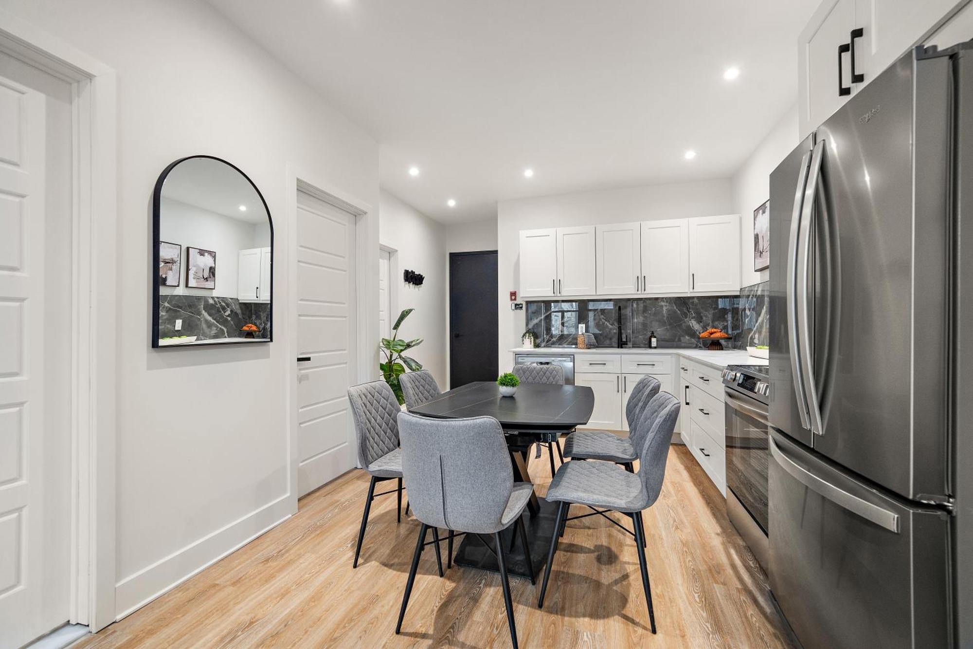 511 Place D'armes Luxury
