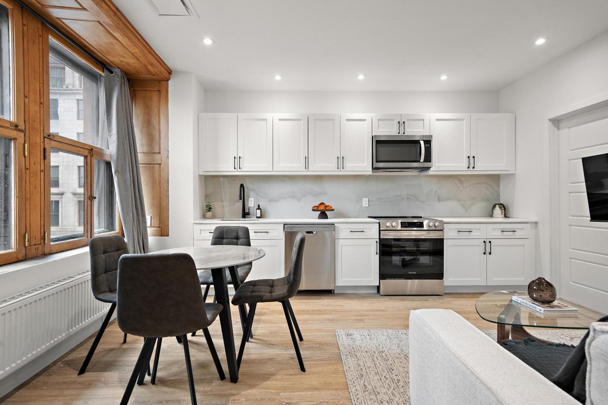 Apartment 511 Place D'armes Luxury *