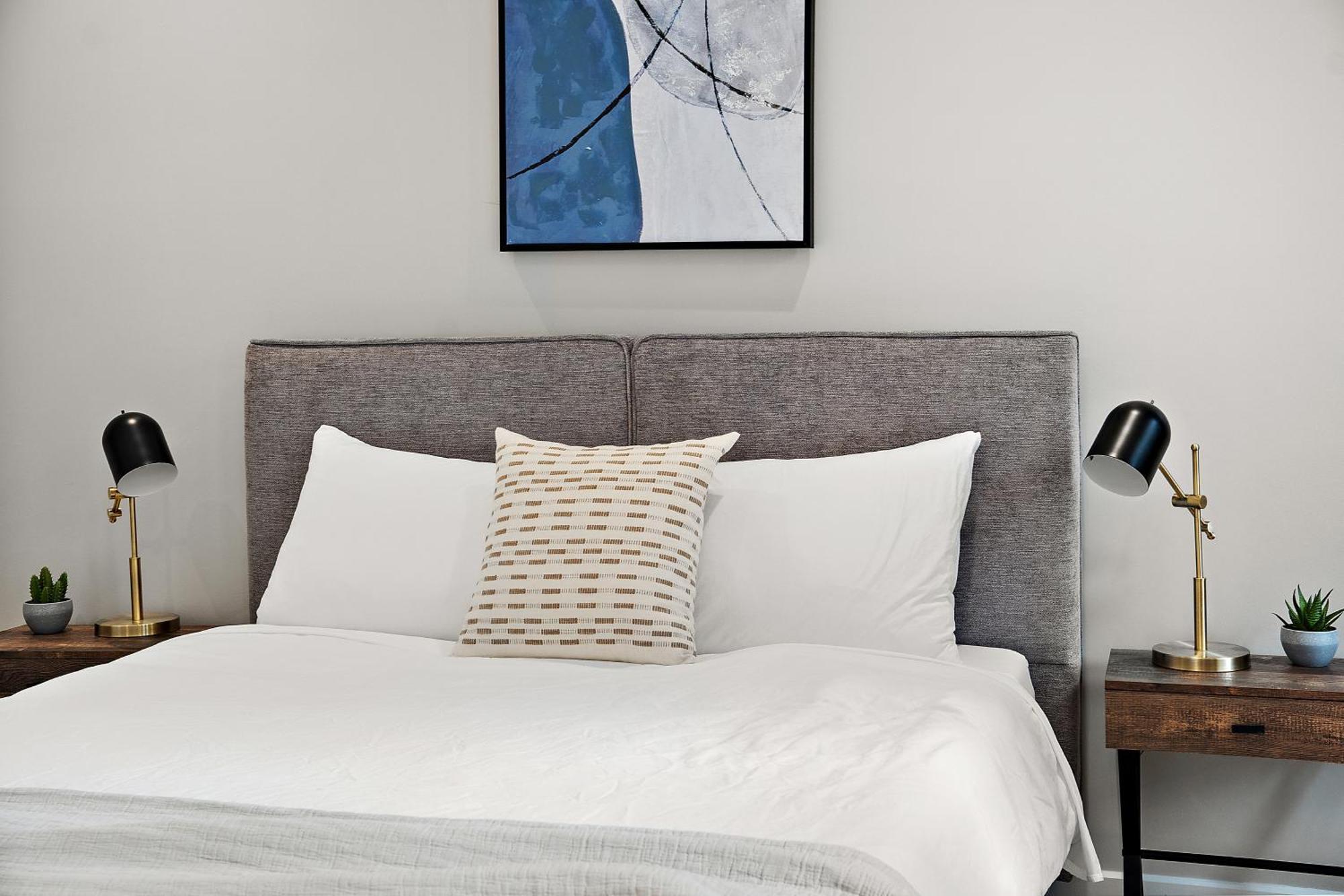 511 Place D'armes Luxury Montreal