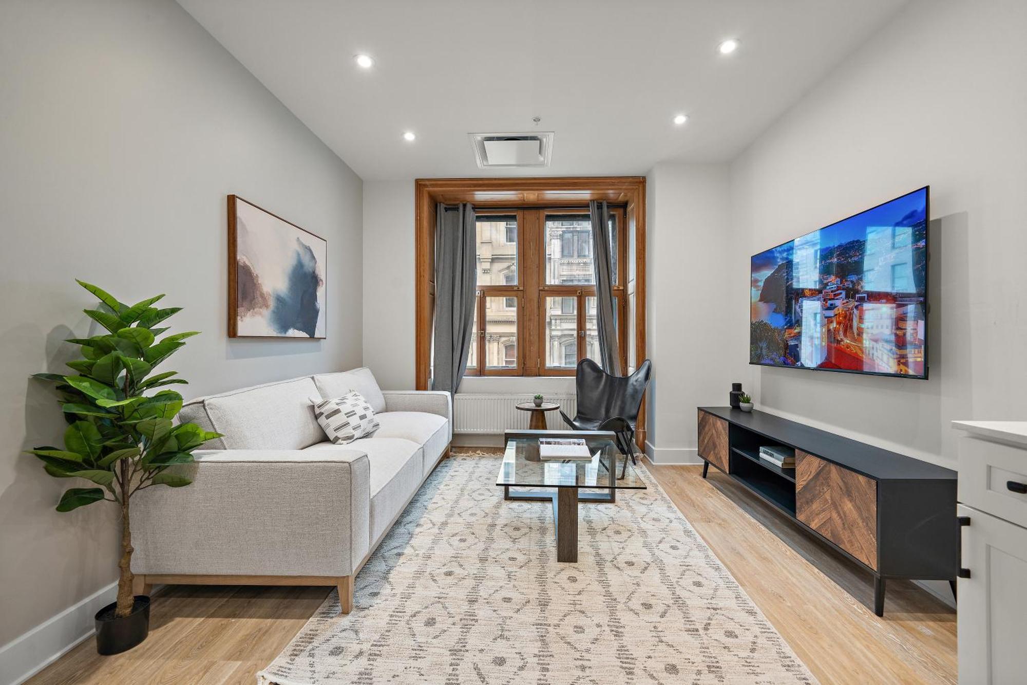 511 Place D'armes Luxury