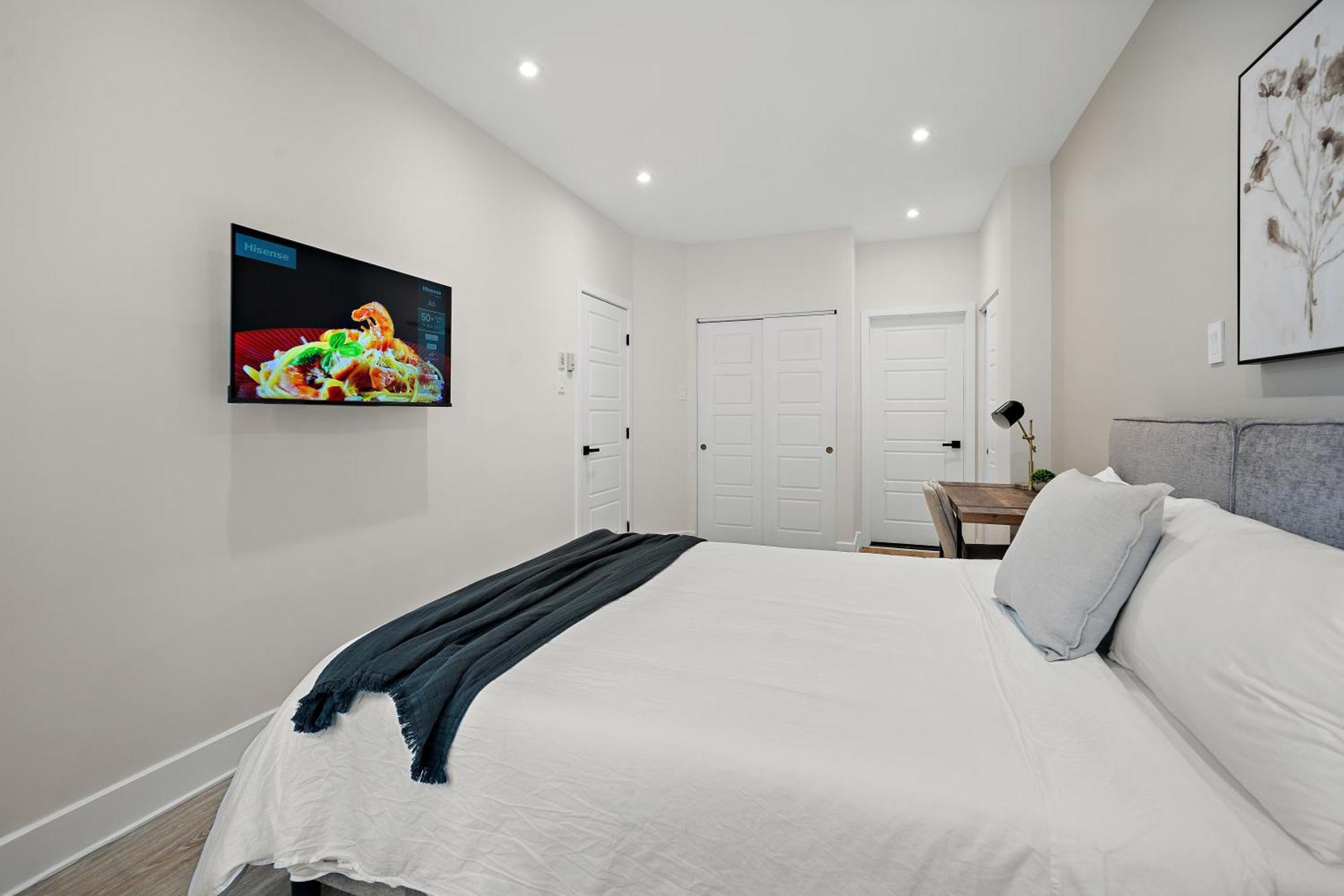 511 Place D'armes Luxury