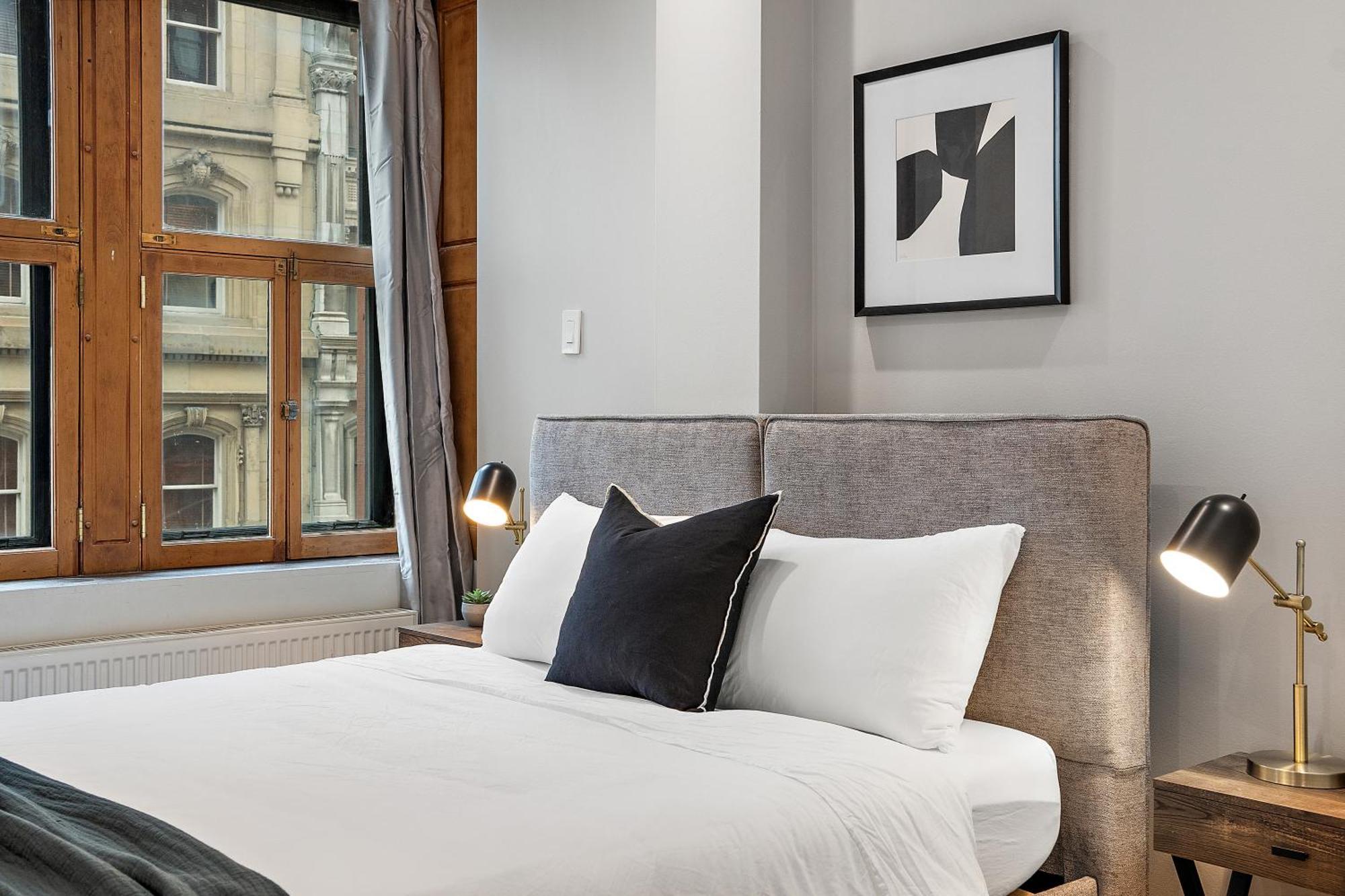 Apartment 511 Place D'armes Luxury Montreal