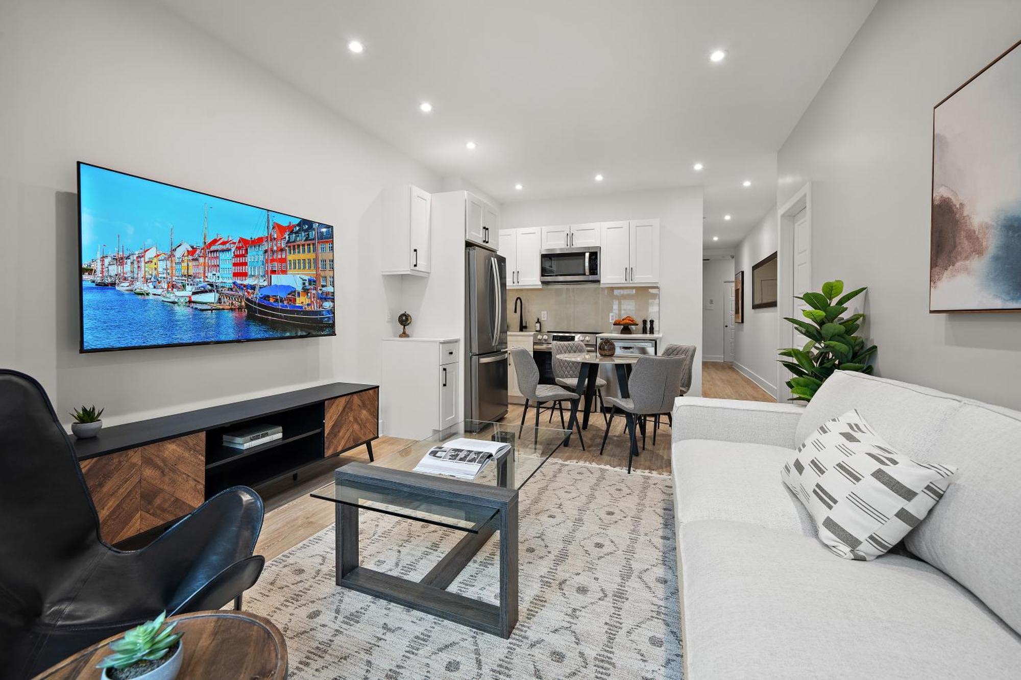 Apartment 511 Place D'armes Luxury *