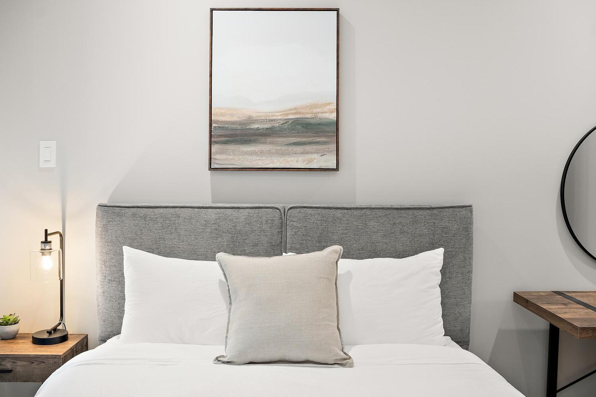 511 Place D'armes Luxury Apartment Montreal