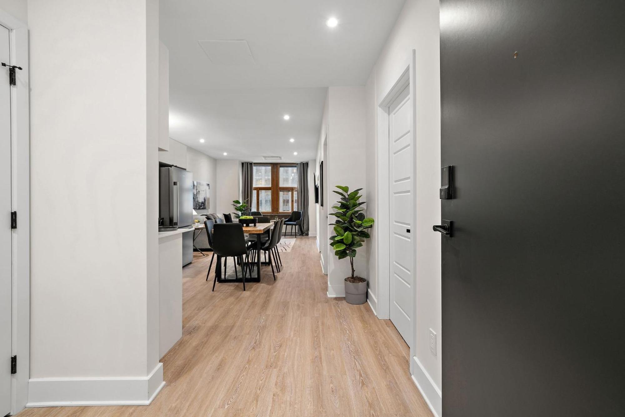 511 Place D'armes Luxury Apartment Montreal