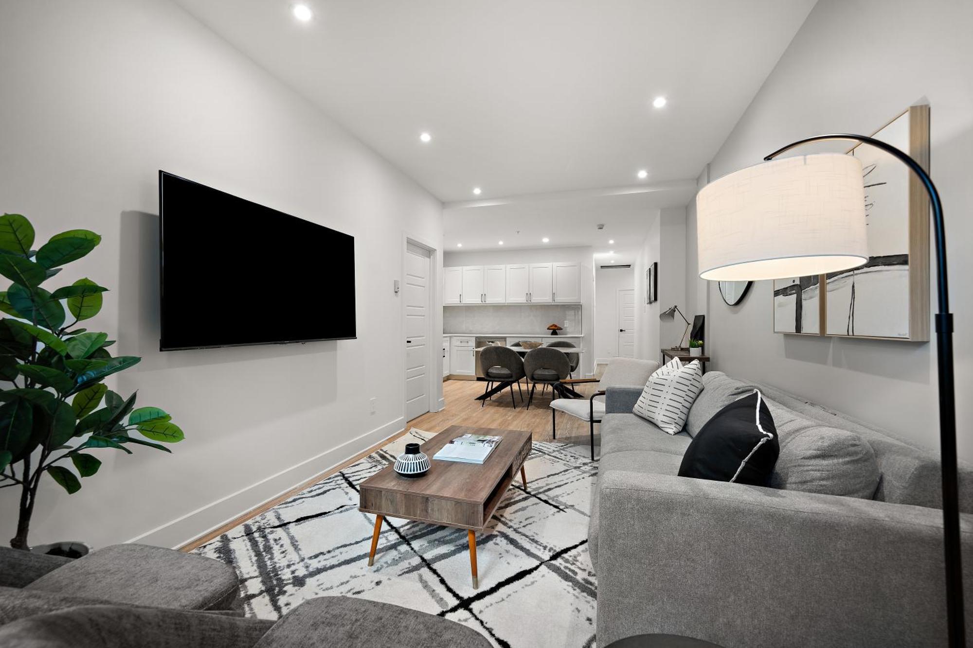 511 Place D'armes Luxury Apartment *