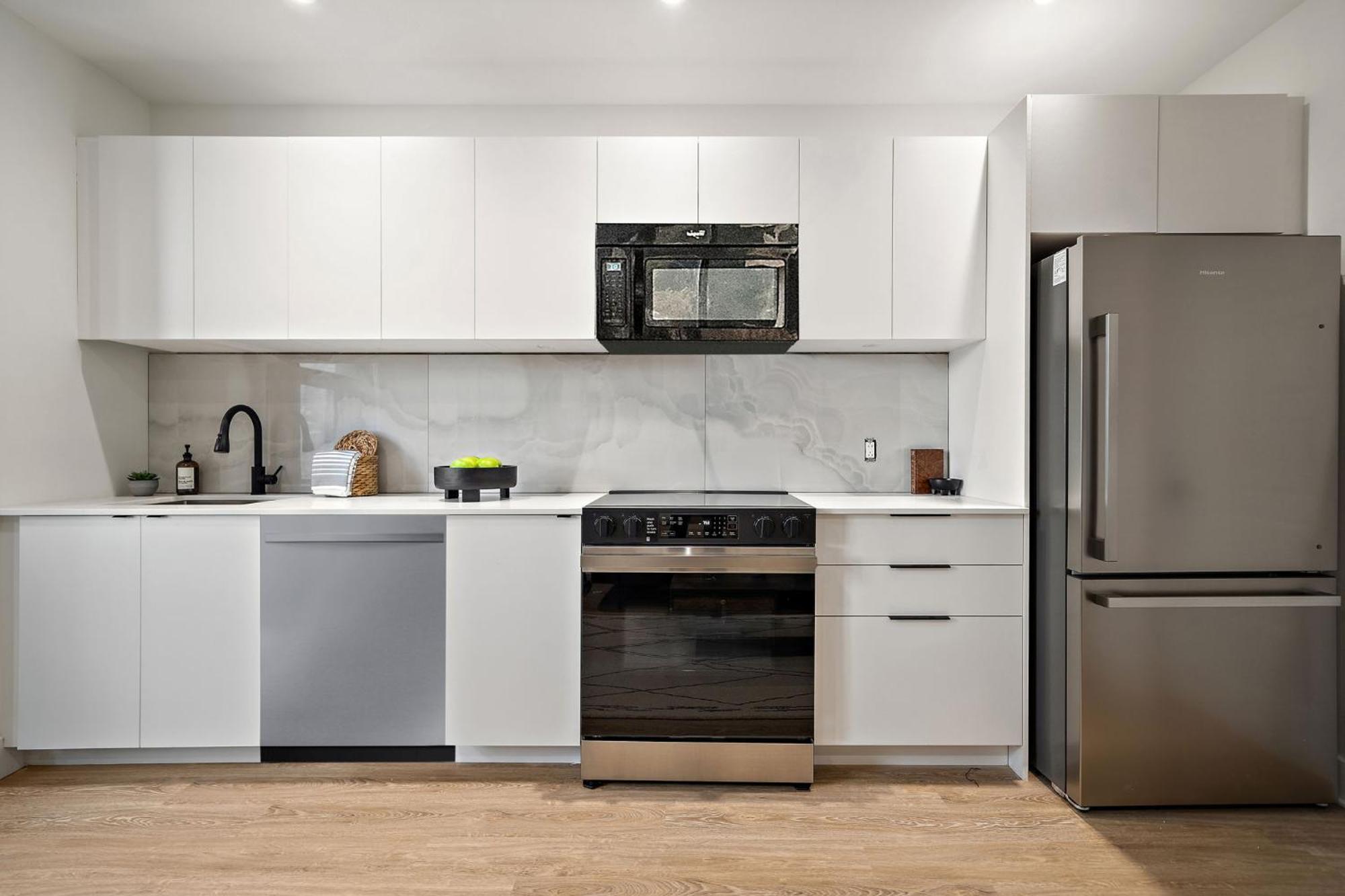 511 Place D'armes Luxury Apartment Montreal