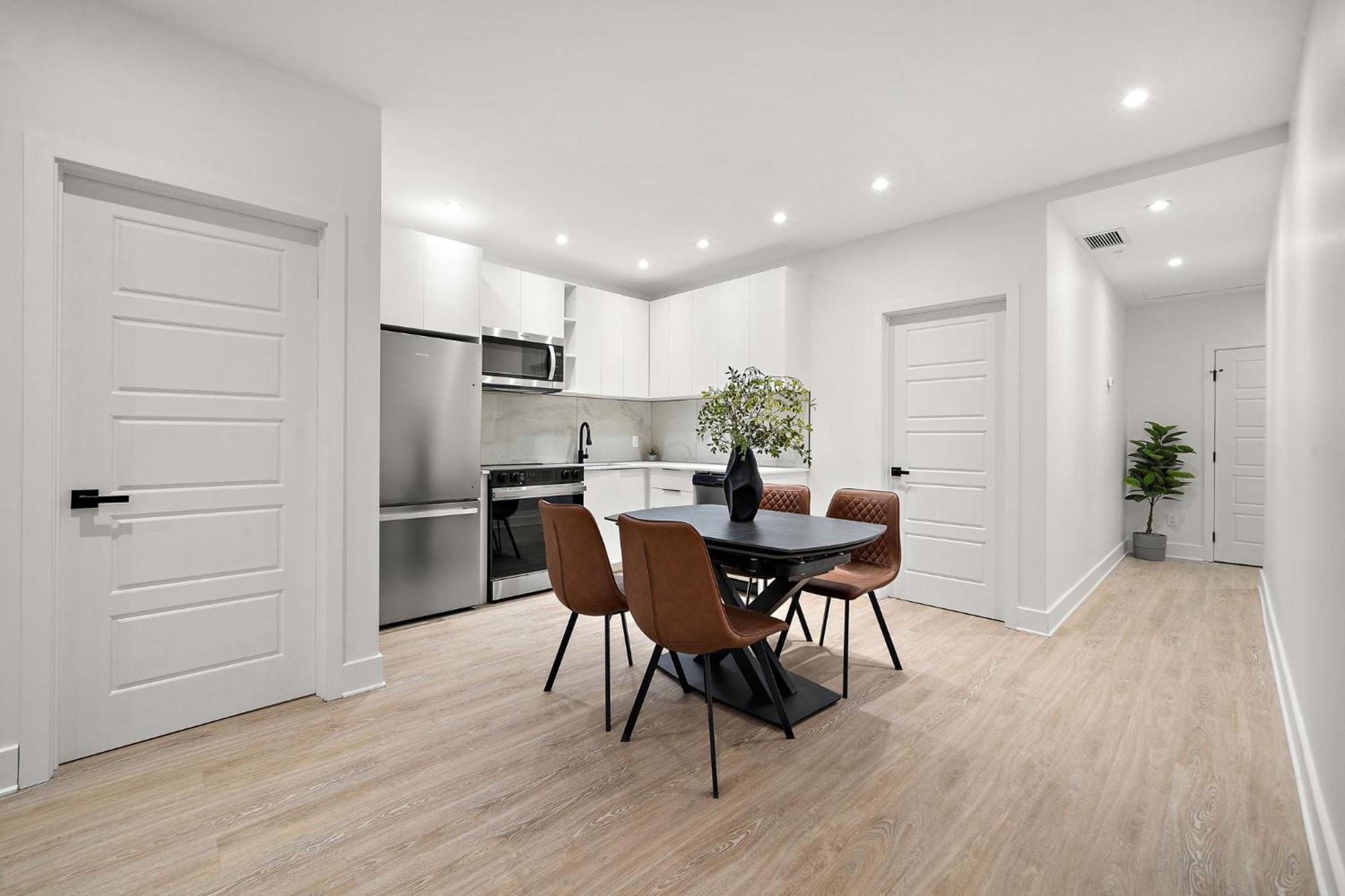 511 Place D'armes Luxury Montreal
