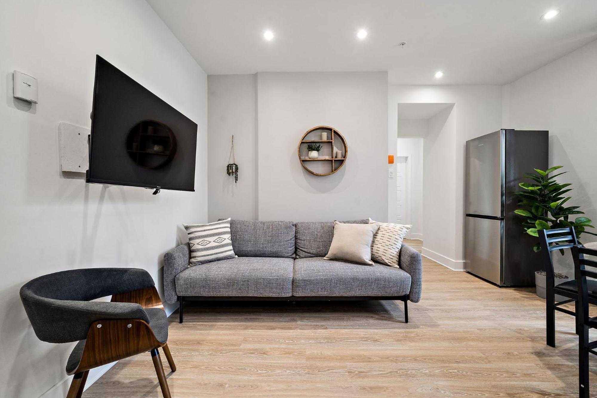 511 Place D'armes Luxury *