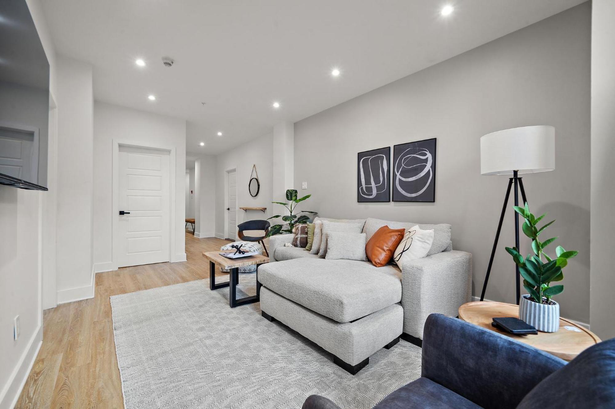511 Place D'armes Luxury Montreal